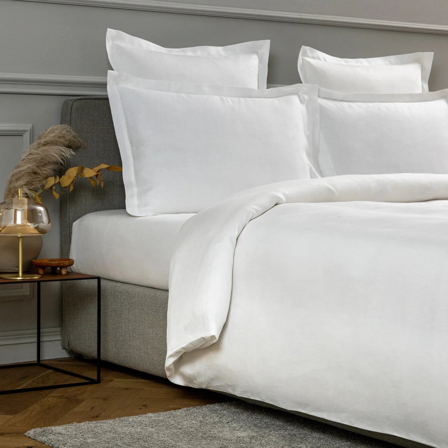 How to Style a Luxury Bed With Lasting Ease