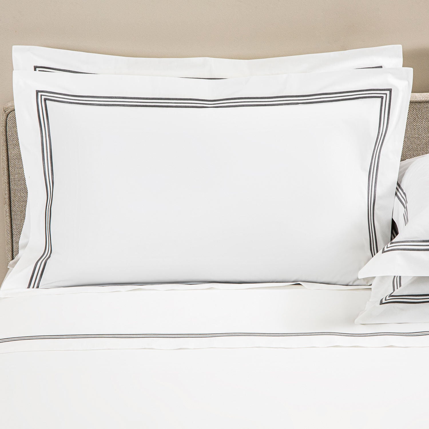 Triplo Bourdon Pillowcase Sham