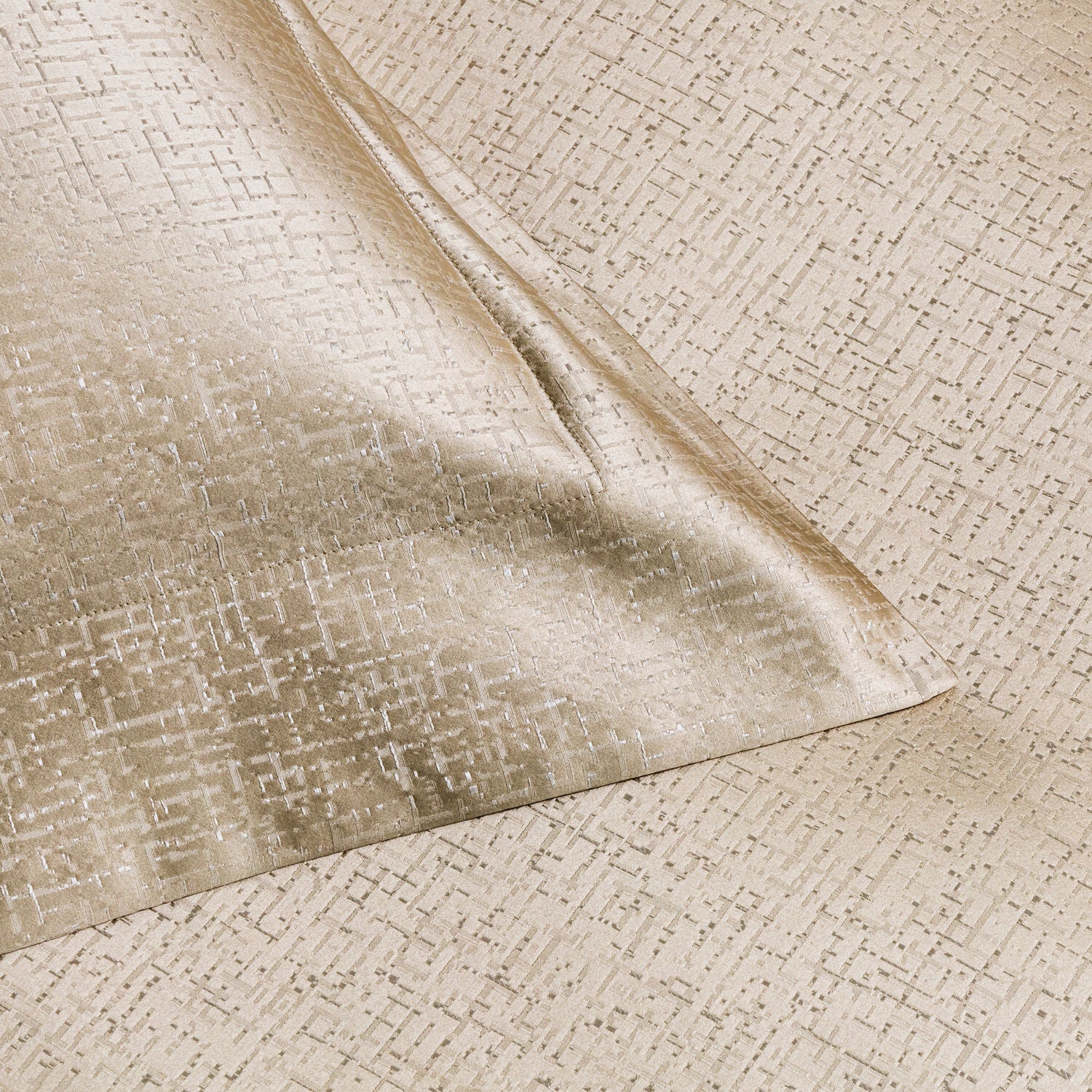 Luxury Glowing Weave Pillowcase Sham